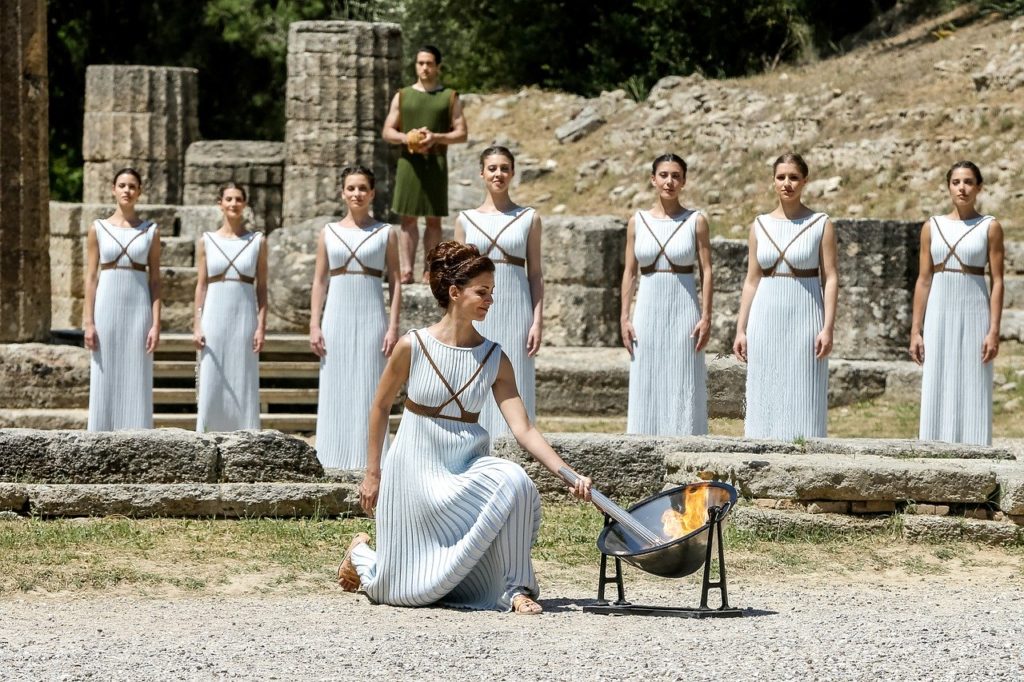 ギリシャでオリンピックの聖火がともされた 日本でもギリシャ